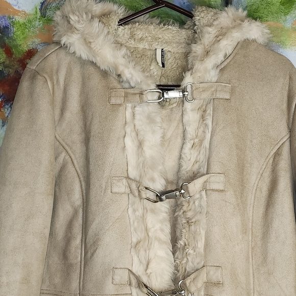 Topshop Faux Suede with Faux Fur Lining - Picture 3 of 14